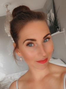 Bella Rosevi, Reikihealer og Hypnoseterapeut på Behandlerlisten v/Esther Økær